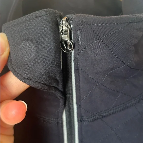 Lululemon Toasty Tech 1/2 Zip- Black Winter Tech Fleece Long Sleeve- Size 6 - Picture 8 of 15